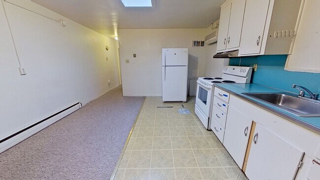 Building Photo - 2nd floor Apartment *MOVE IN SPECIAL*