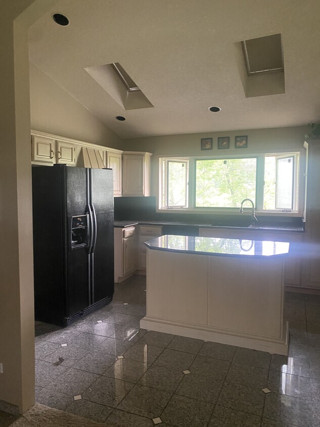 Kitchen - 109 E Sanctuary Dr