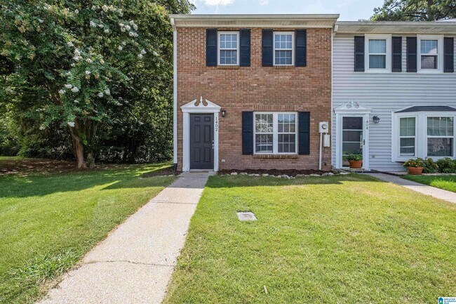 Foto del edificio - 1402 Applegate Dr