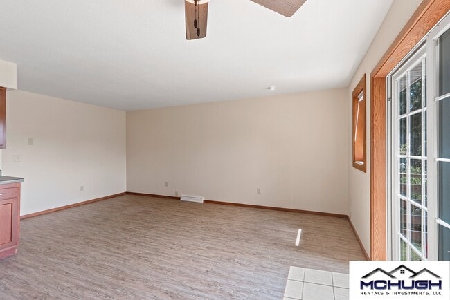 Building Photo - 527 Northridge Dr
