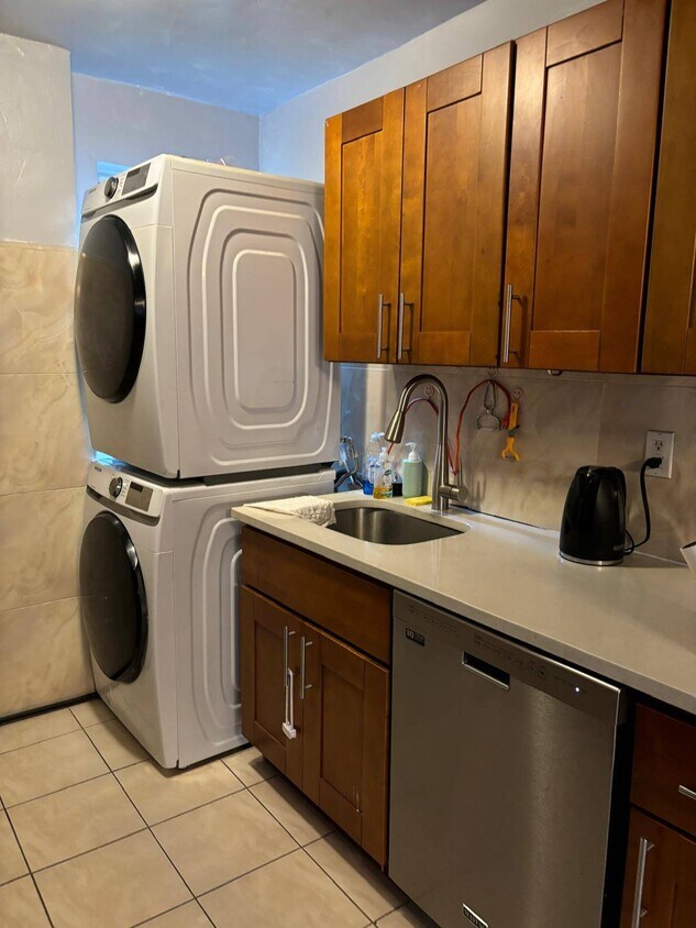 Foto principal - 144-46 77th Rd