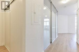 Building Photo - 540-540 Bur Oak Ave