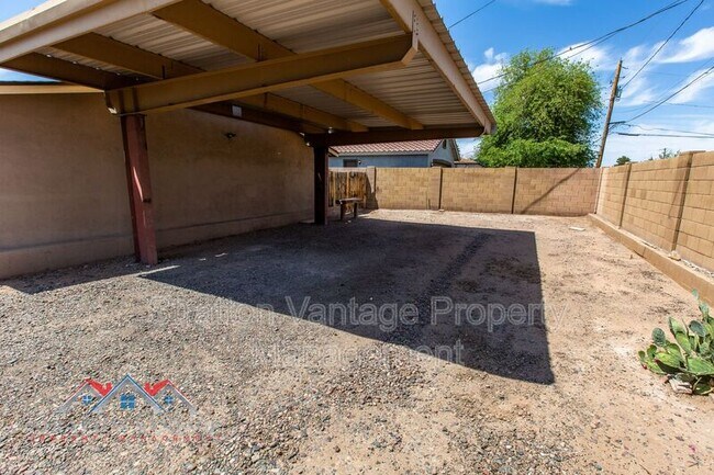 Foto del edificio - 2204 West Campbell Ave