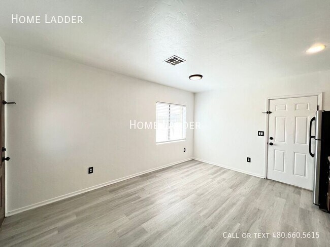 Foto del edificio - 2115 N Oracle Rd
