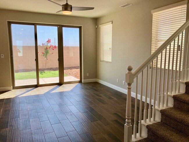 Building Photo - $2,295 Fowler & Shields, 4 bed - N. Sophie...