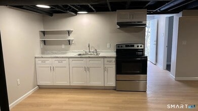 Building Photo - 108 Spruce St