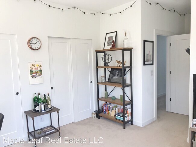 Building Photo - 3 br, 2.5 bath House - 141A 22nd Ave E
