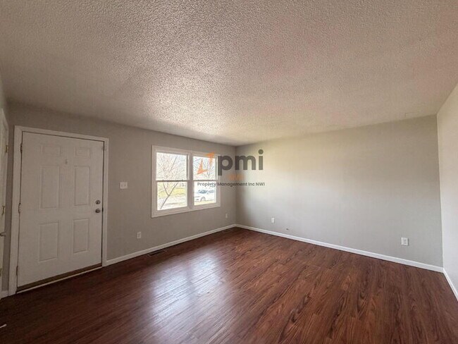 Foto del edificio - 424a Sequoia Dr