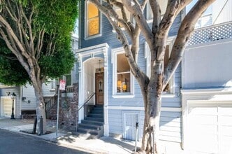 Building Photo - 18 Orben Pl