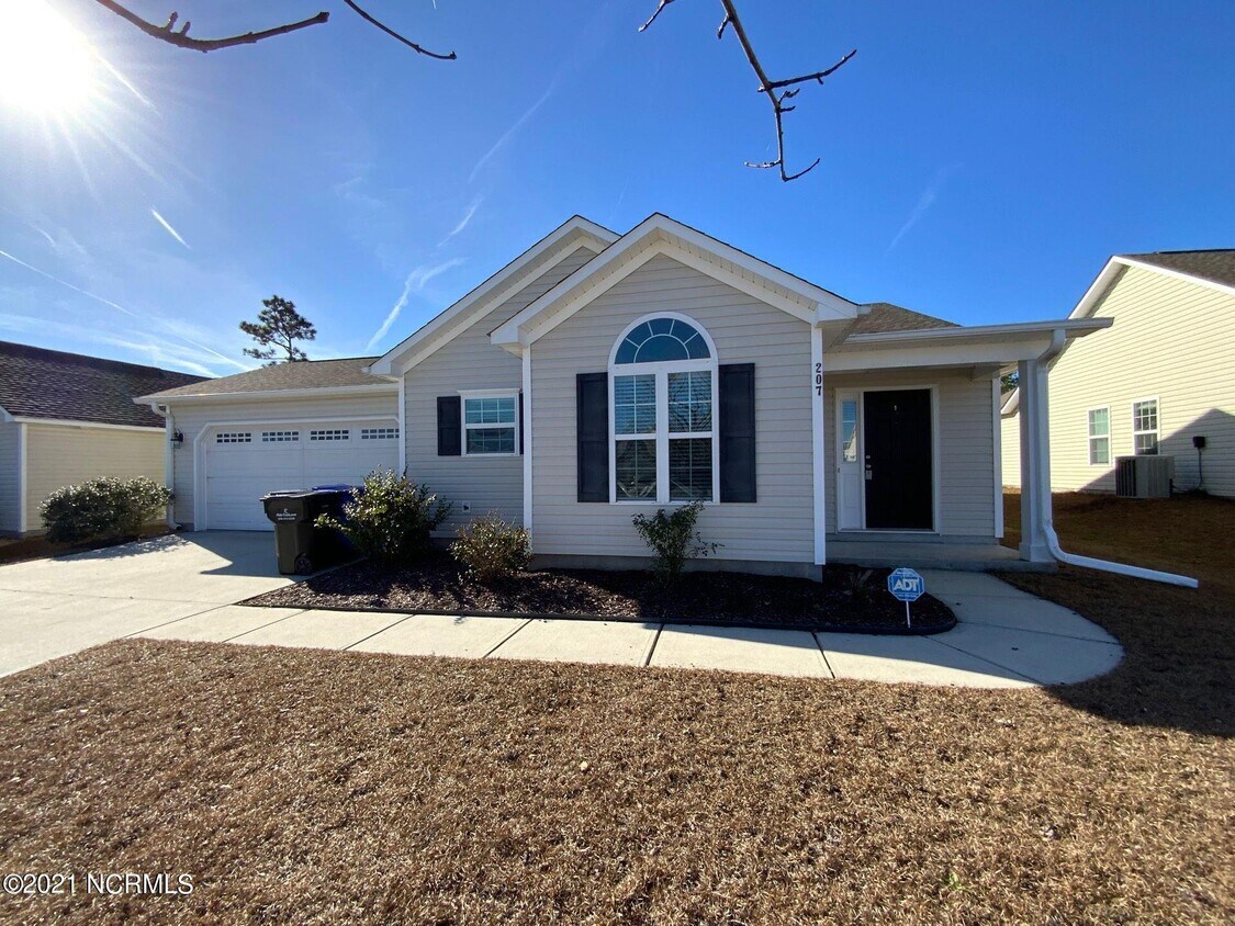 Primary Photo - 207 Belvedere Dr