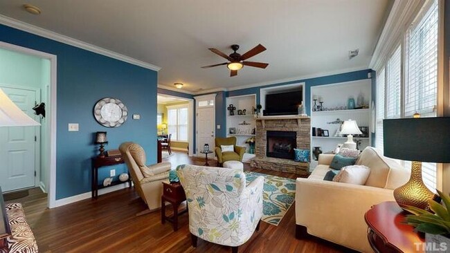 Building Photo - Gorgeous End Unit Townhome in Wake Forest