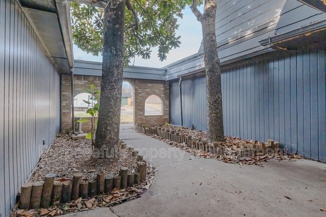 Foto del edificio - 6814 Lancer Ln