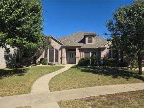 Building Photo - 2706 Rochelle Dr