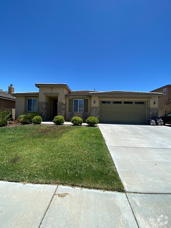 Building Photo - 1258 Wellington Dr