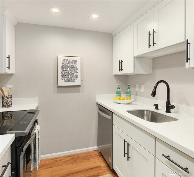 Foto del edificio - 14630 NE 32nd St