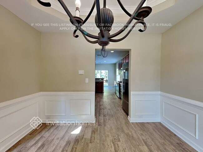 Building Photo - 610 Applegate Ln