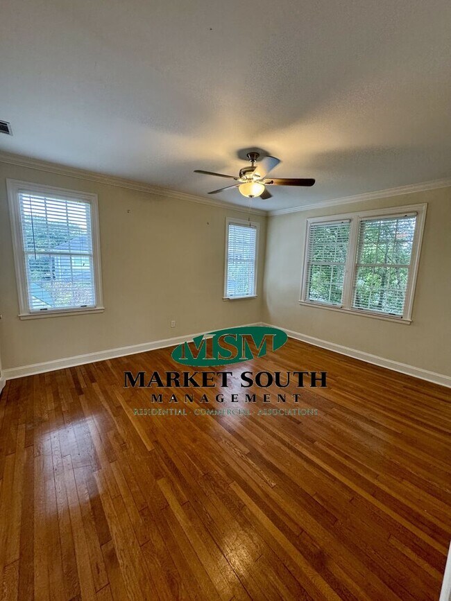 Foto del edificio - ARDSLEY PARK GEM- AVAILABLE NOW!  APPOINTM...