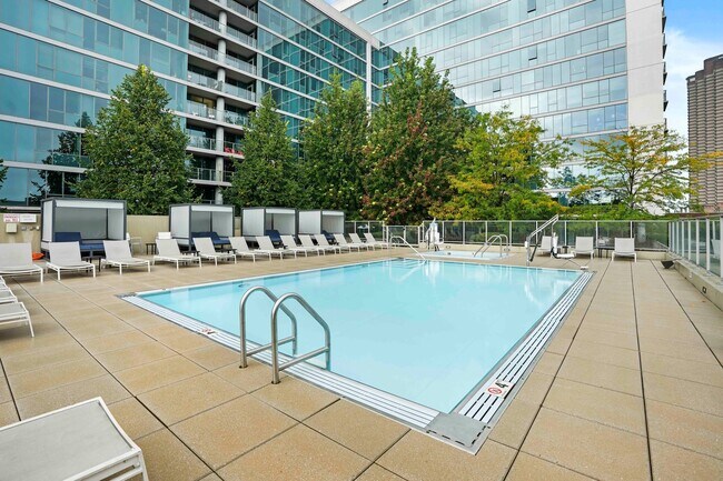 Foto del edificio - 3711 N Halsted St