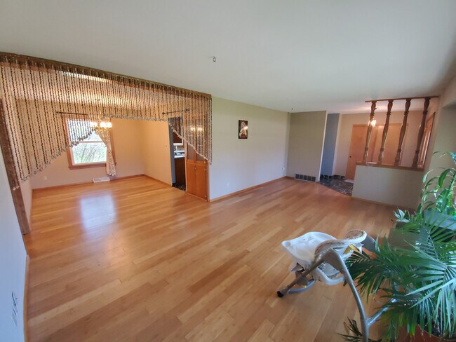 Foto del edificio - 2000 Elm Tree Rd