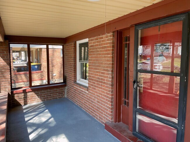 Foto del edificio - 5817 Highland Ave
