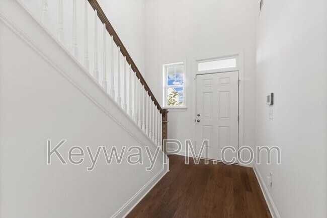 Building Photo - 738 Woodvine Dr