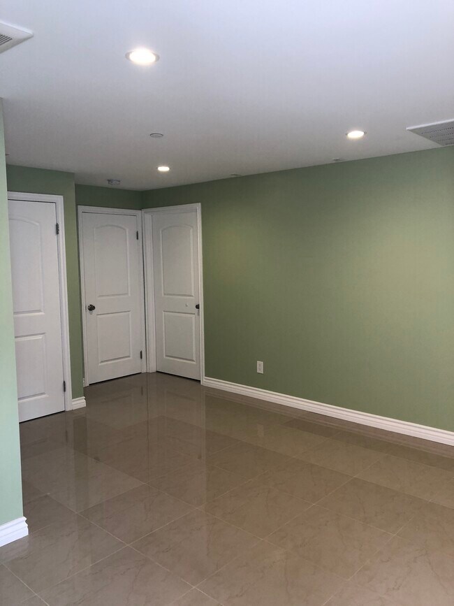 Foto del edificio - 16359 Bamboo St