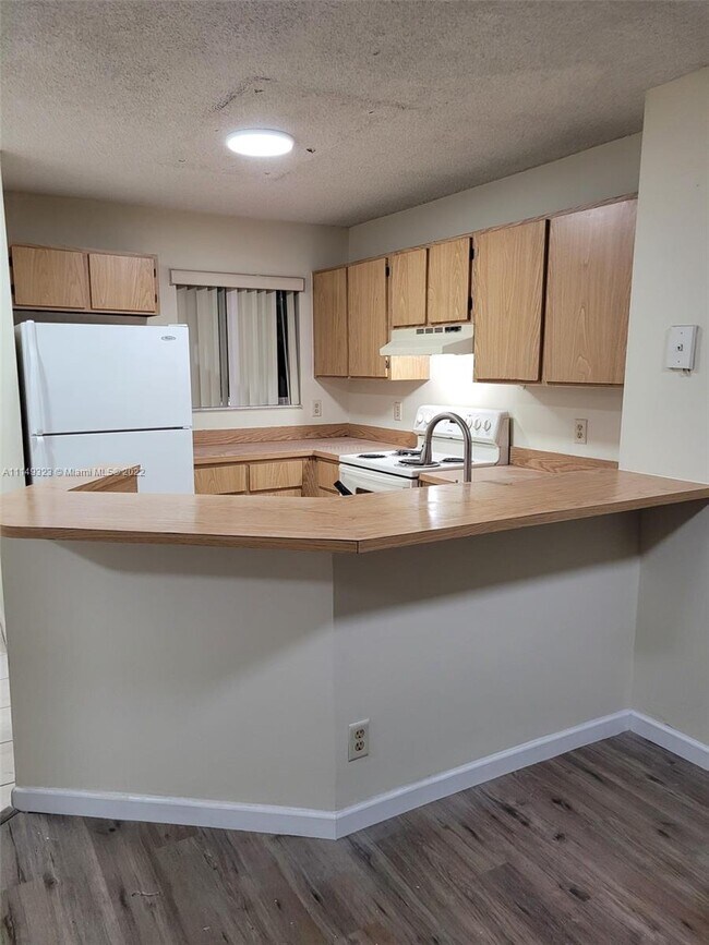 8710 Sherman Cir N Unit 202, Miramar, FL 33025 Condo for