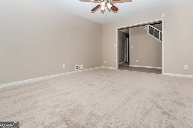 Building Photo - 3851 Sundowner Ct SE