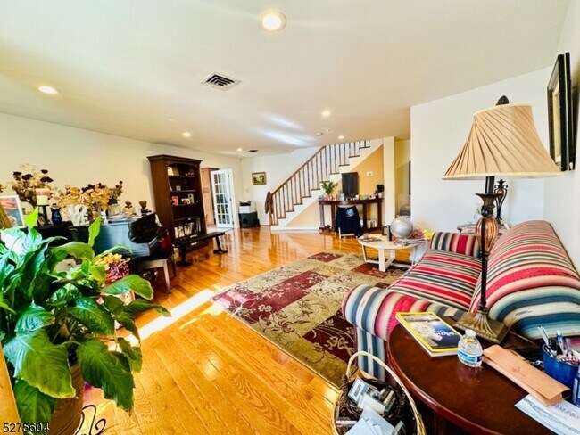 Foto del edificio - 391 Northfield Ave