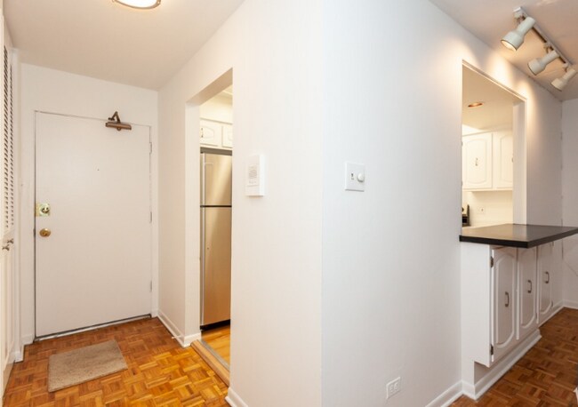 Foto del edificio - 4334 N Clarendon Ave