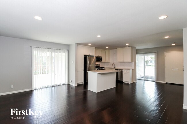 Building Photo - 3510 Princeton Dr