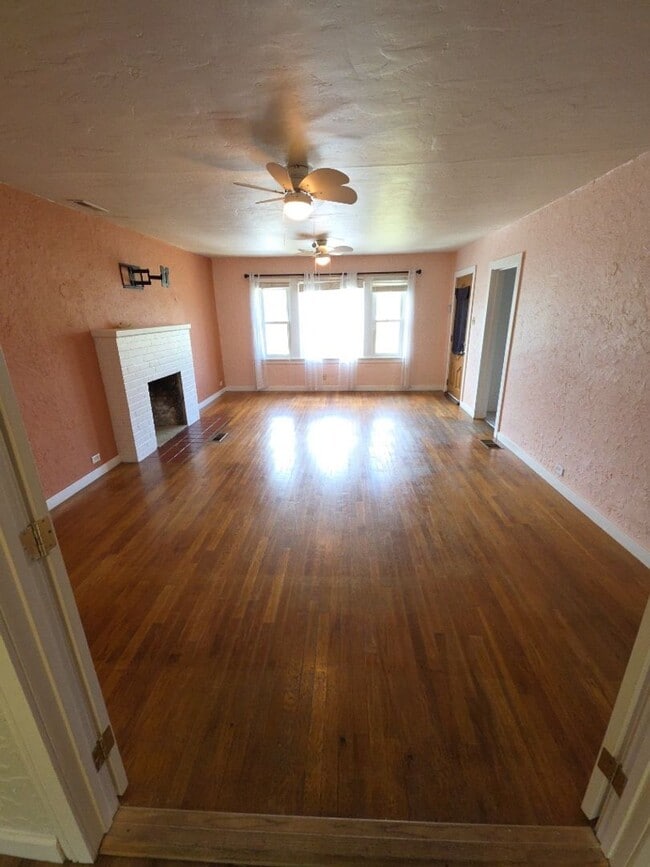 Foto del edificio - Central Lakeport 3-Bedroom Home