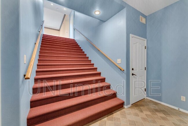 Building Photo - 340 W Flushing Quail Rd