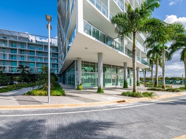 Foto del edificio - 2000 Metropica Wy