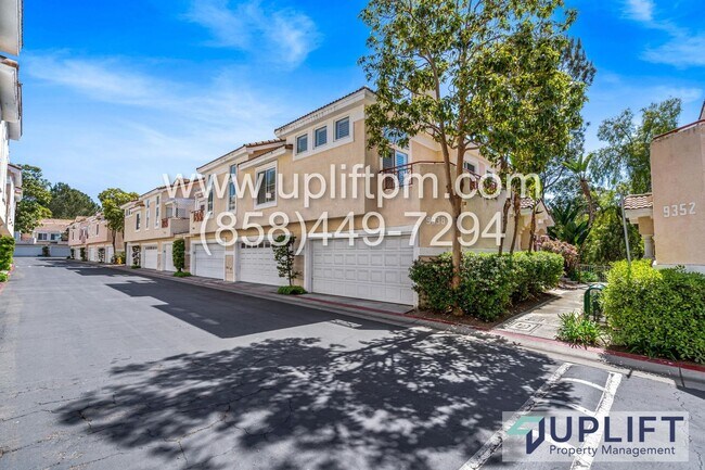Building Photo - 2-BEDROOM / 2-BATHROOM TOWN HOME W/ 2-CAR ...