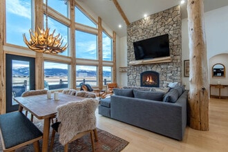 Building Photo - 4535 Roxanne St