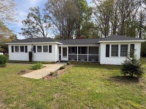 Building Photo - 290 S Paraham Rd