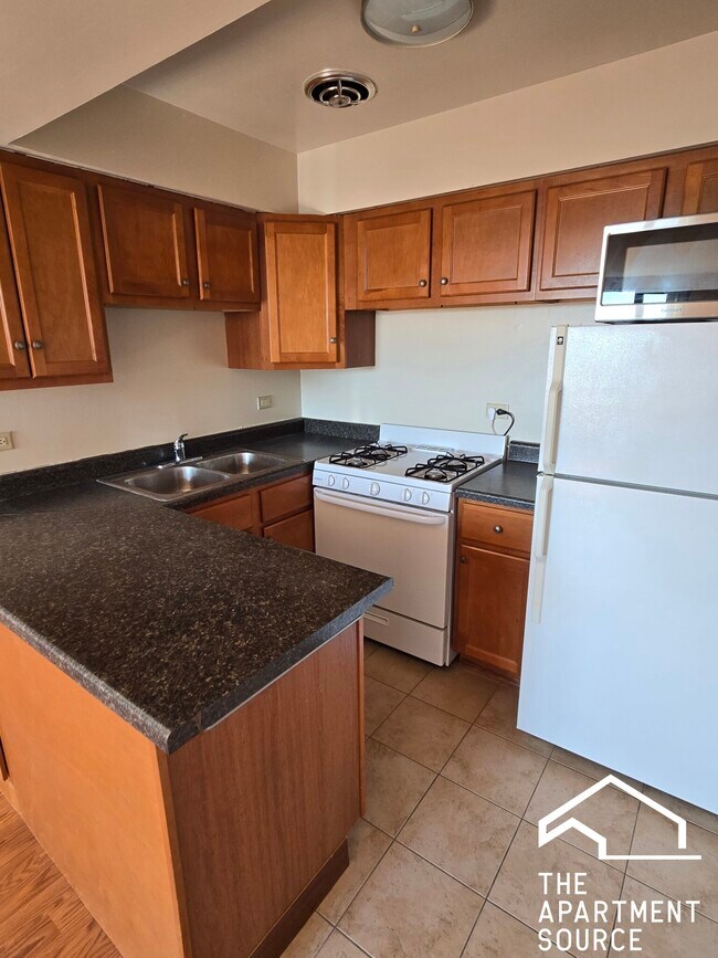 Foto del edificio - 722 W Diversey Pkwy