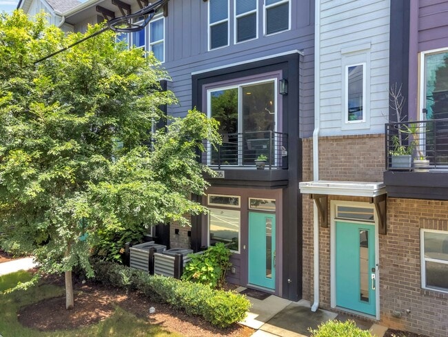 Photo - 1005 E 36th St Townhome