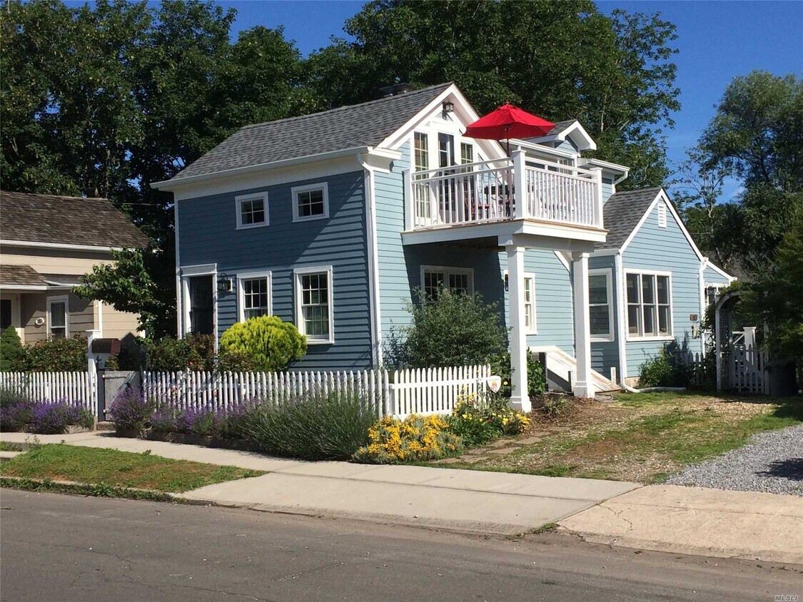 Primary Photo - 310 Wiggins St