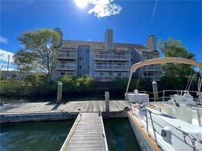 Building Photo - 123 Harbor Dr