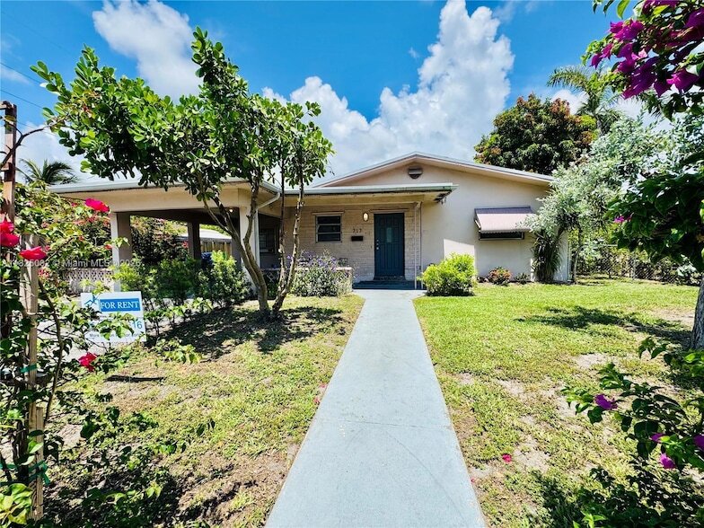 Foto principal - 717 NE 10th Ave
