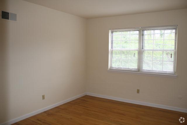 Berdan Court Apartments 2 Hazen Ct Wayne NJ Apartments com Berdan Court Apartments 2 Hazen Ct Wayne NJ Apartments com