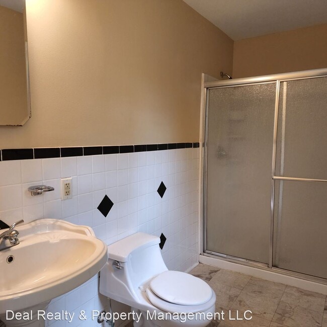 Building Photo - 3 br, 2 bath House - 2504 Sanderford Rd