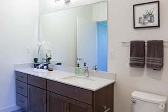 2BR, 2BA - E - Statesman Apartments