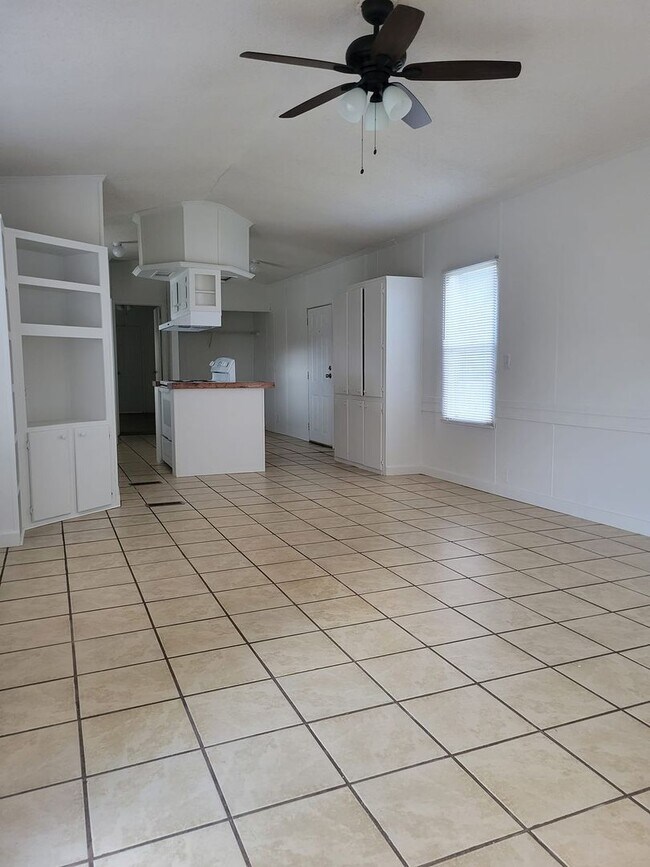 Foto del edificio - Ready to Move in!