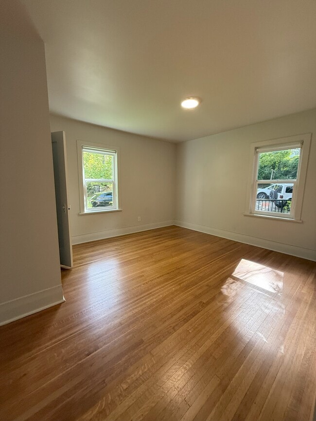 Second bedroom - 1003 Wolfe Av