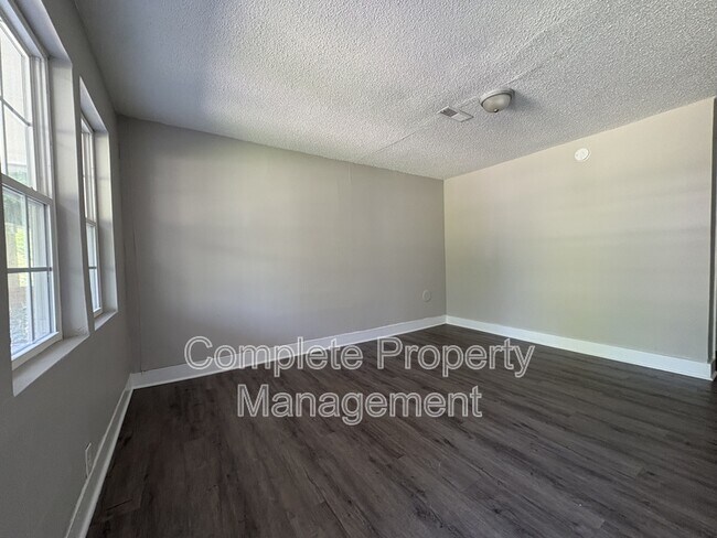 Foto del edificio - 725 Avenue G