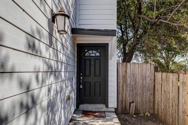 Foto del edificio - 4834 Hollow Hook Rd