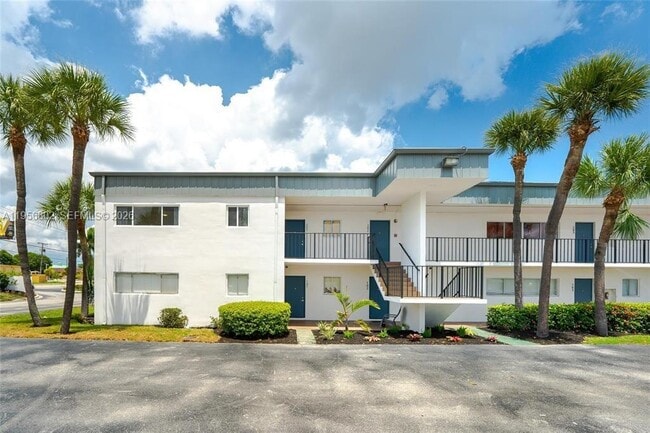 Building Photo - 400 Waterway Dr S